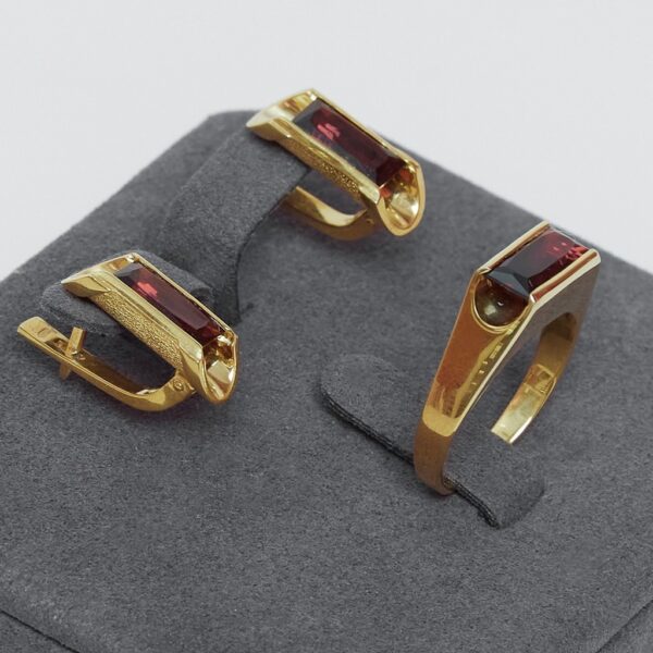 STYLE RED golden